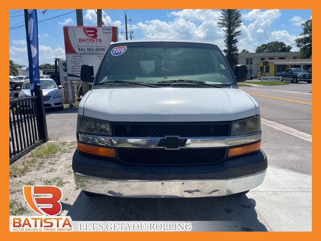 2010 Chevrolet Express LS's photo