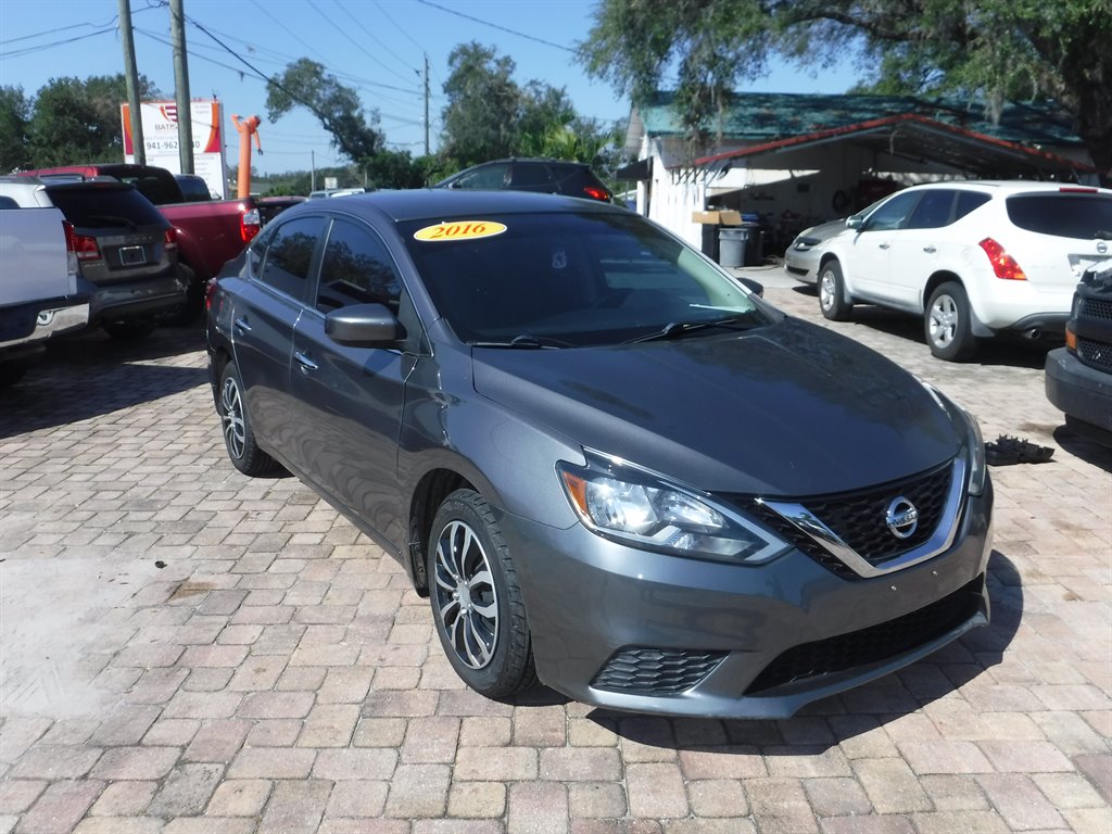 2016 Nissan Sentra S's photo